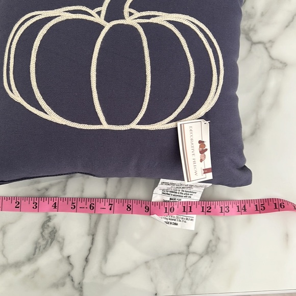 Target Bullseye 2023 - NWT - Throw Pillow Set - Picture 7 of 11